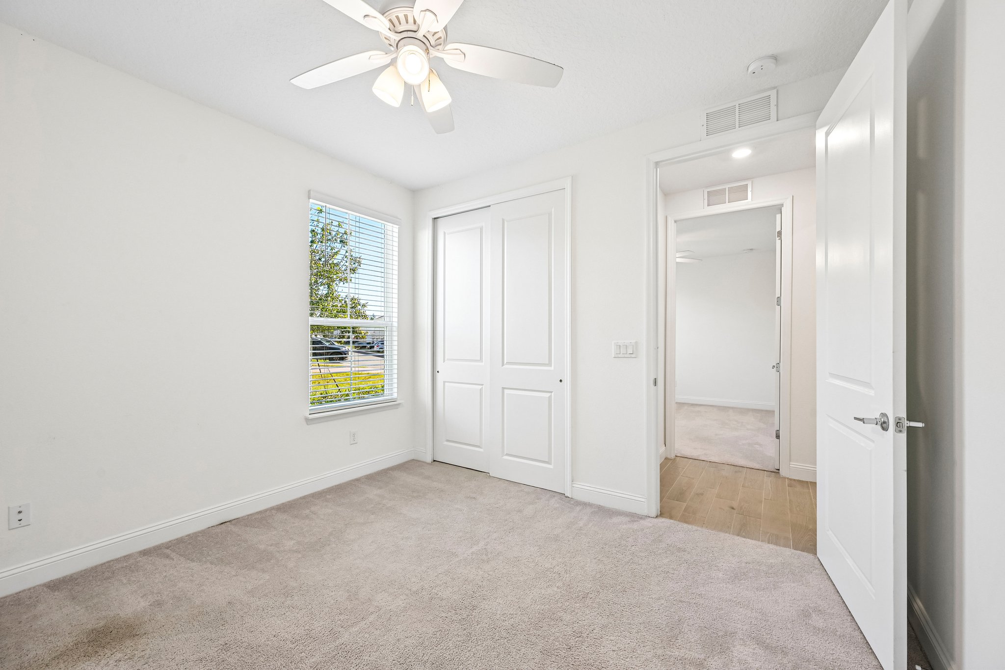 Samantha Court St-S1310-023.jpg
