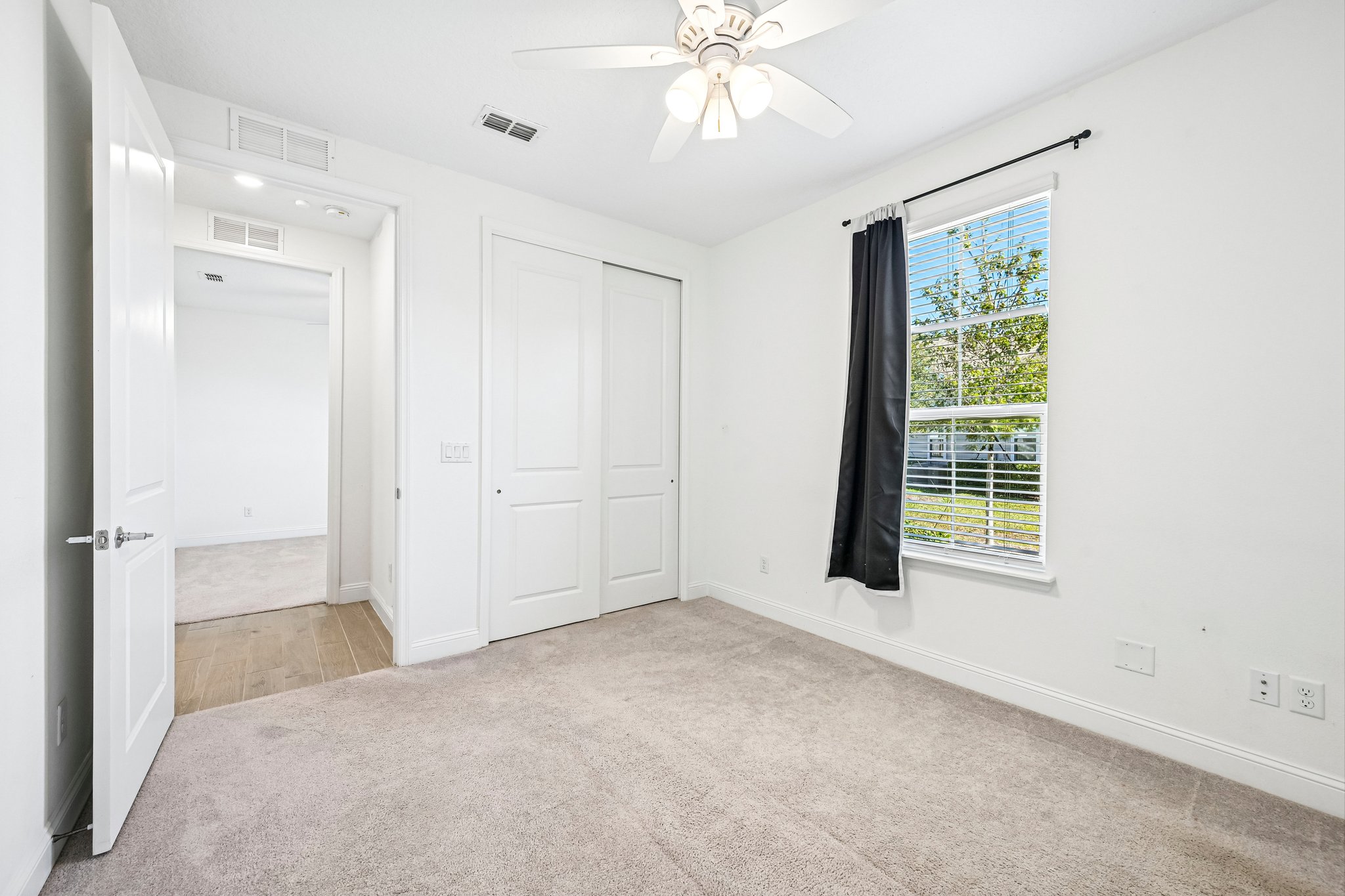 Samantha Court St-S1310-025.jpg