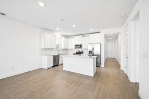 Samantha Court St-S1310-009.jpg