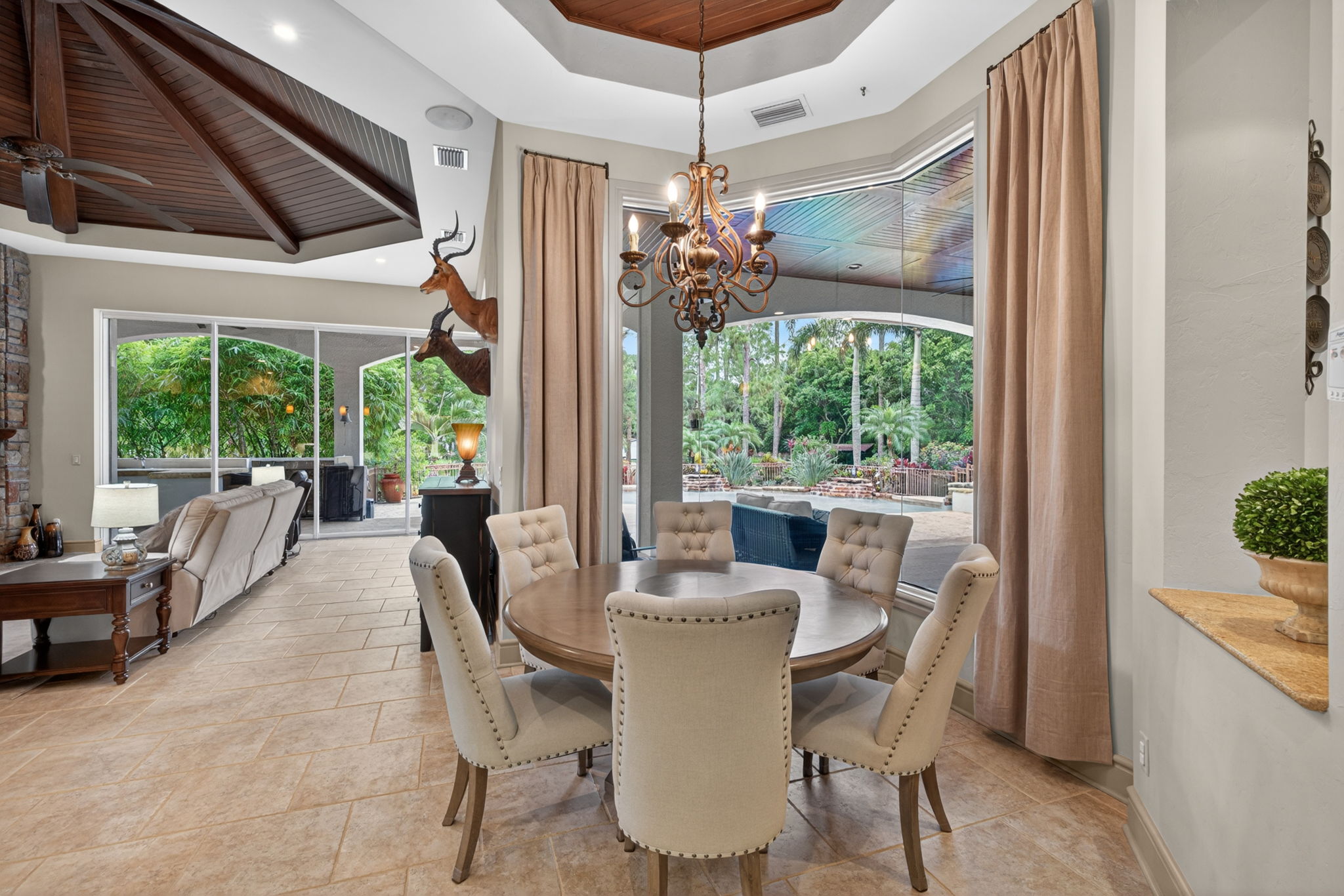 Breakfast Nook 1 of 2