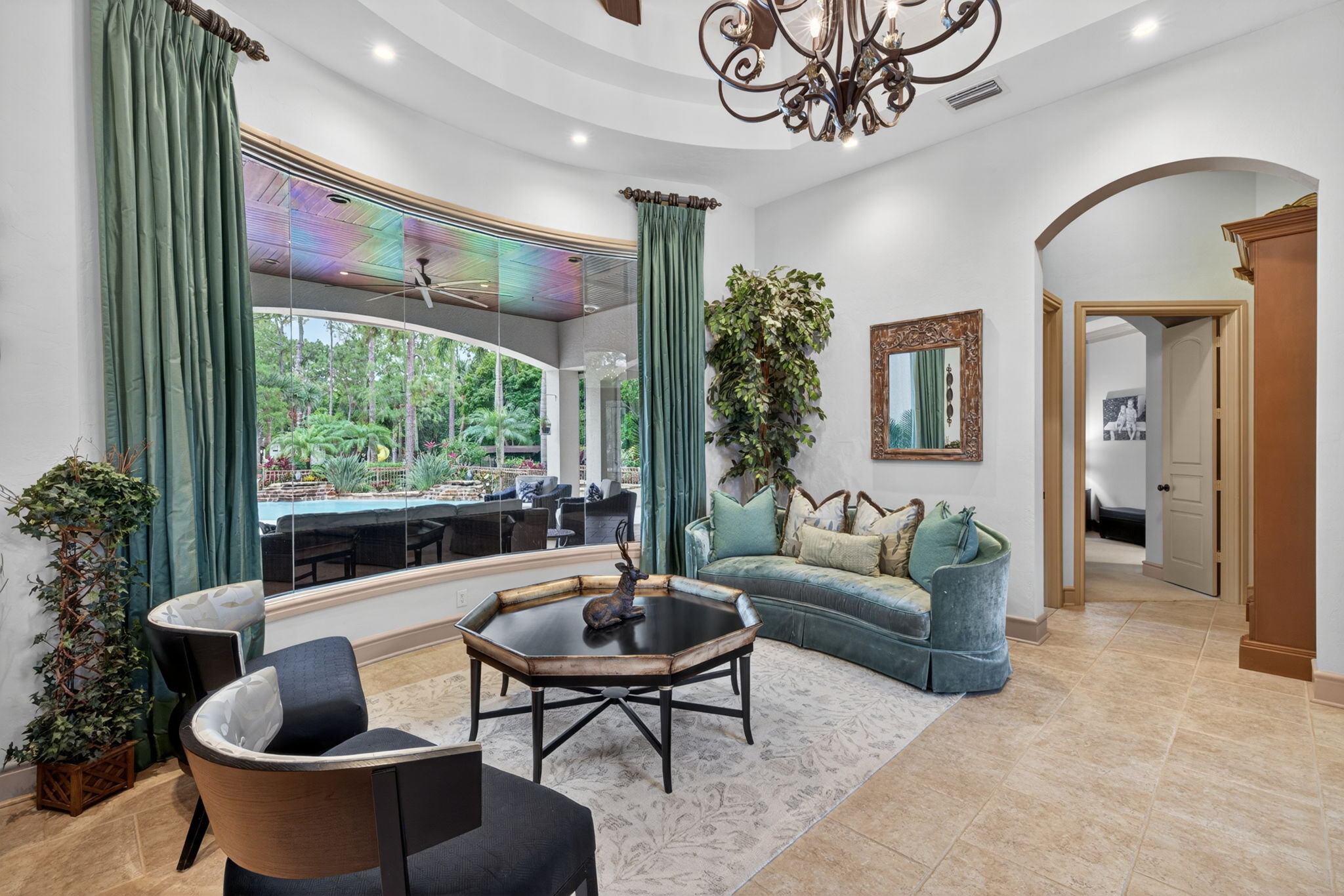 Family Room 1 of 6