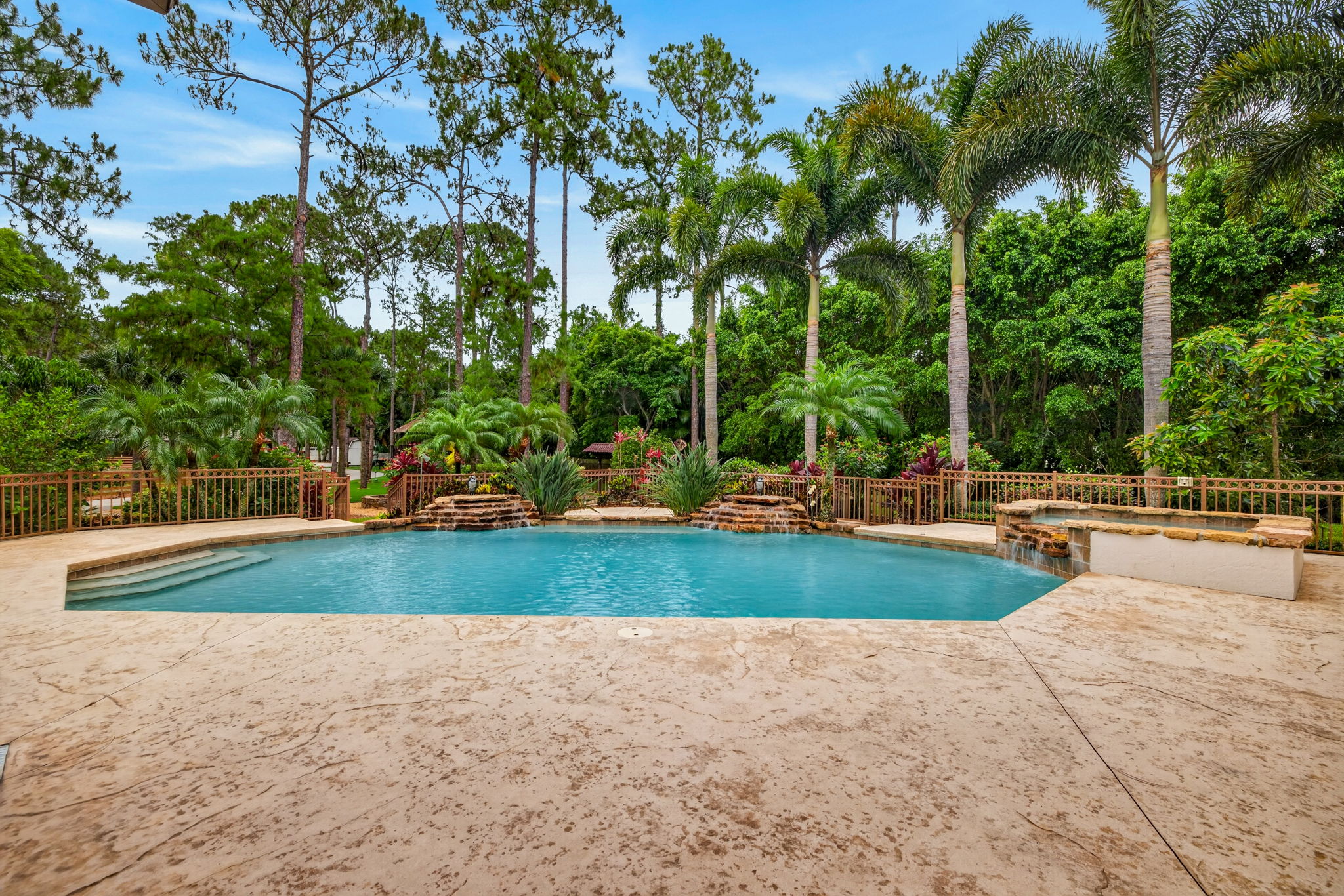 Pool 4 of 8