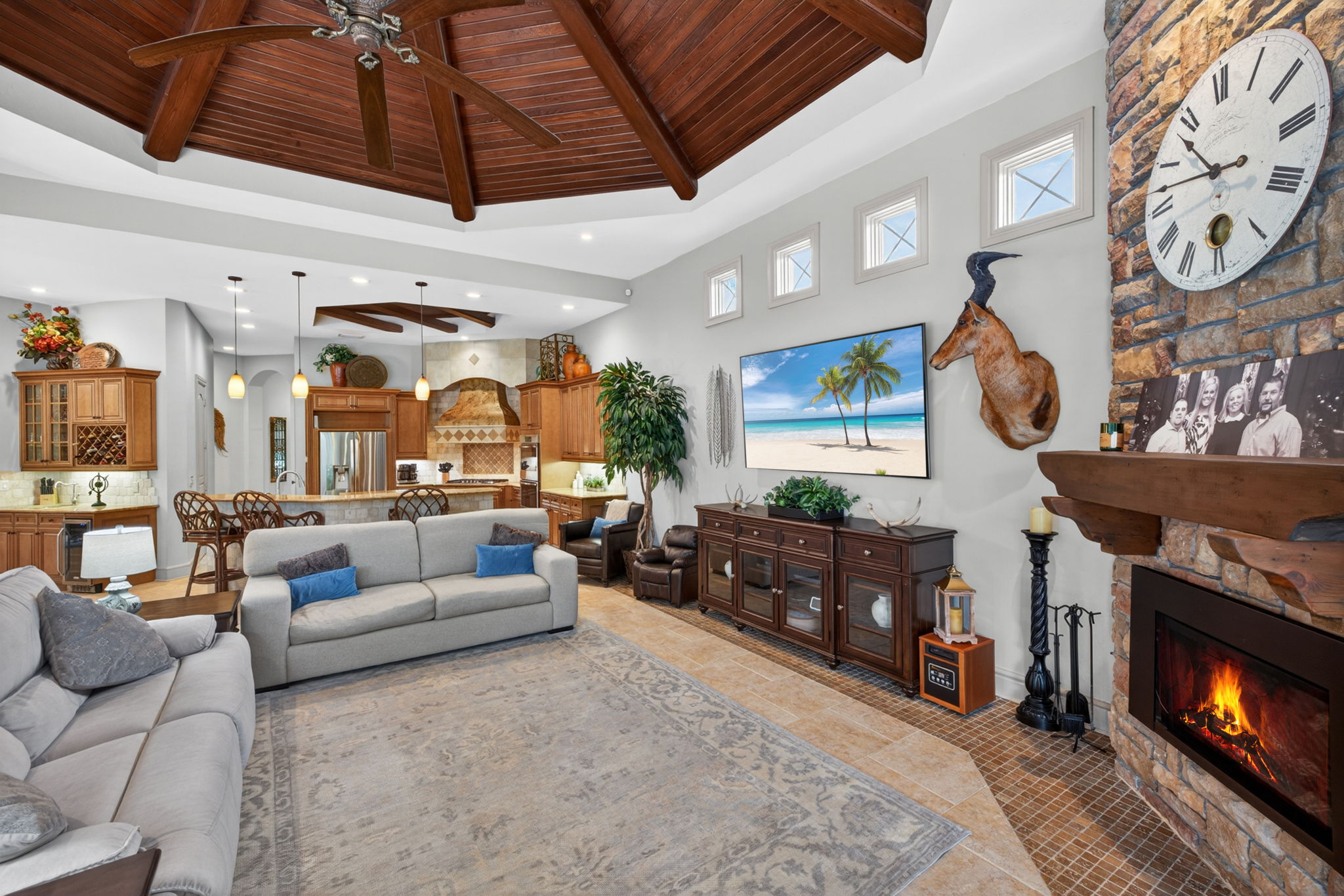 Living Room 5 of 5