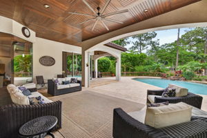 Lanai 1 of 7