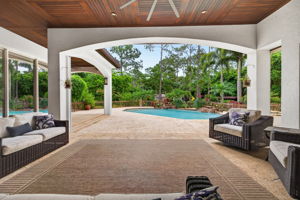 Lanai 6 of 7