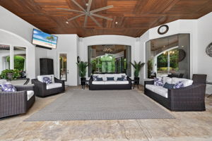Lanai 7 of 7