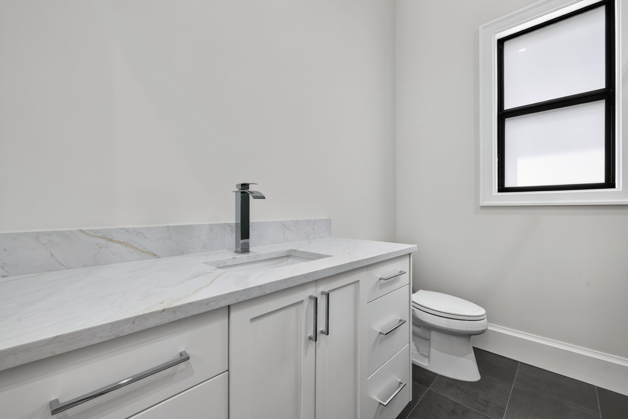 Guest Bathroom 2- 1 of 2