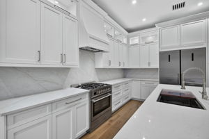 Kitchen 3 of 4