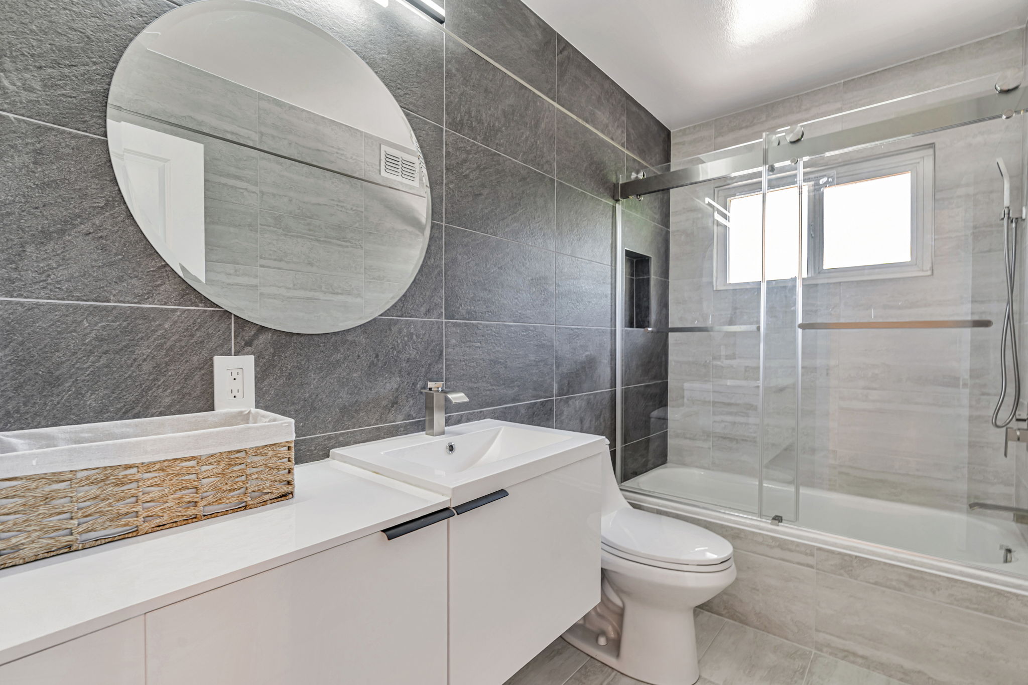 032__430 Marshall Dr