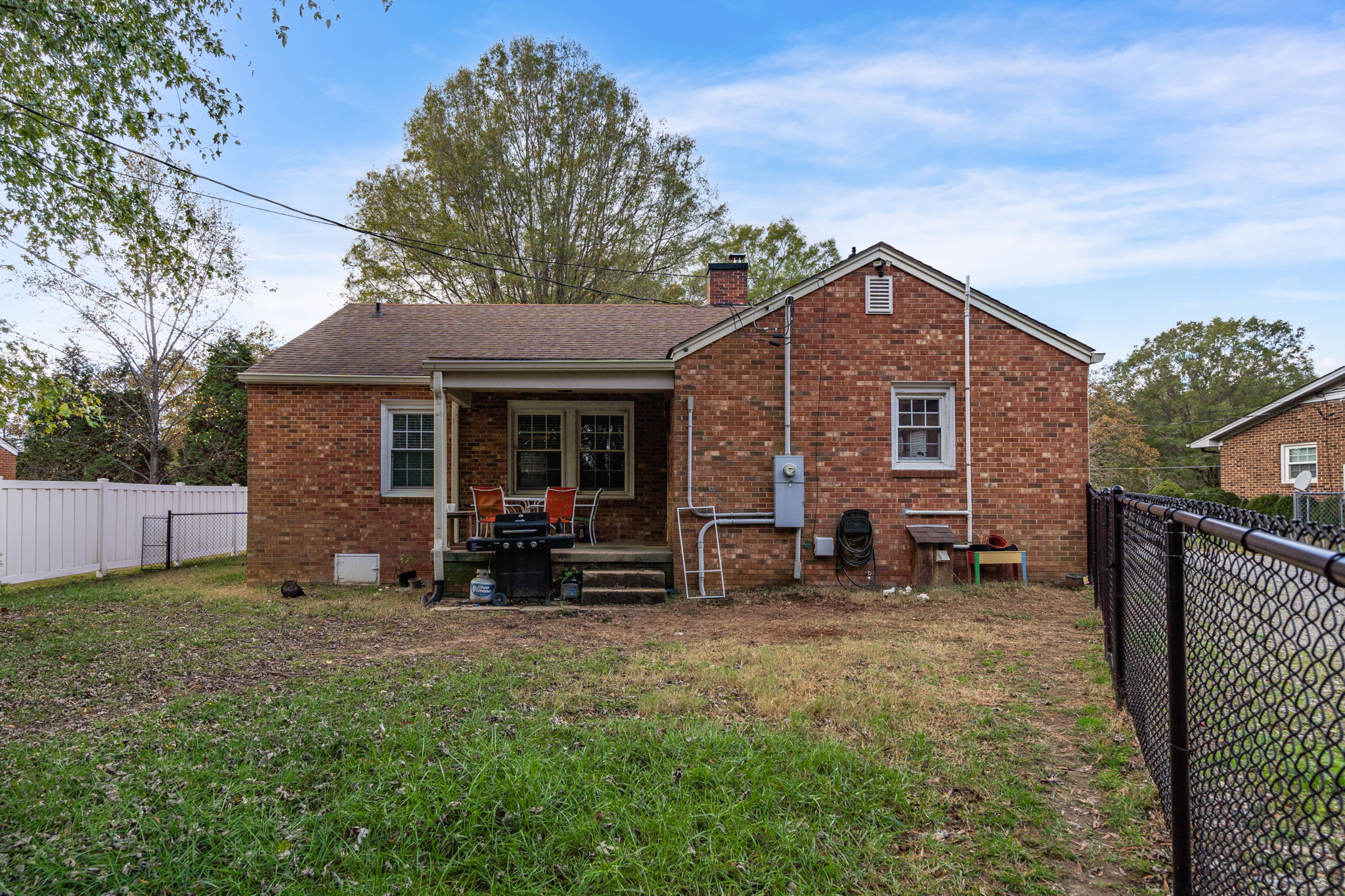430 Pine Grove Dr-26