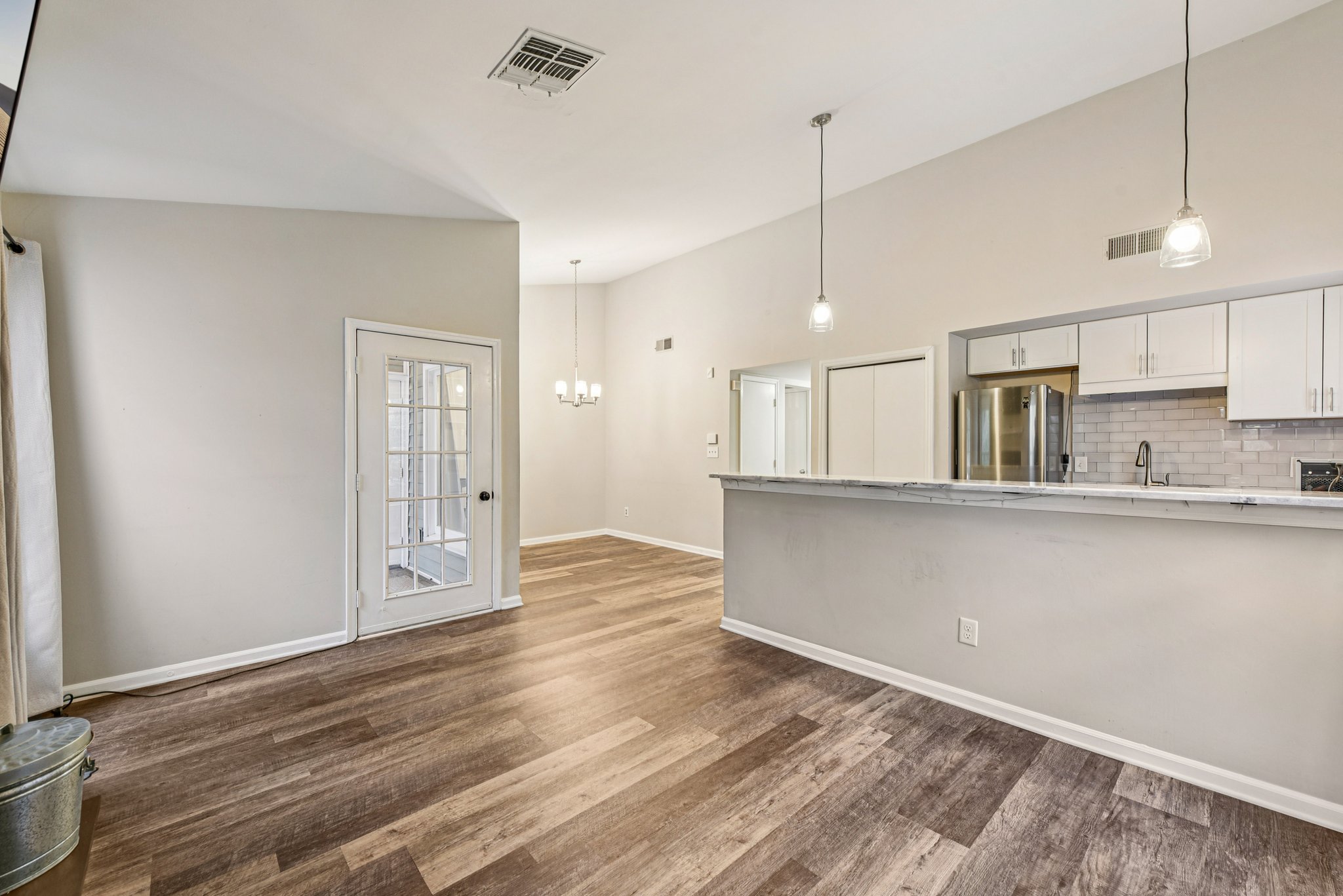 Queens Rd 732-S0512-005.jpg