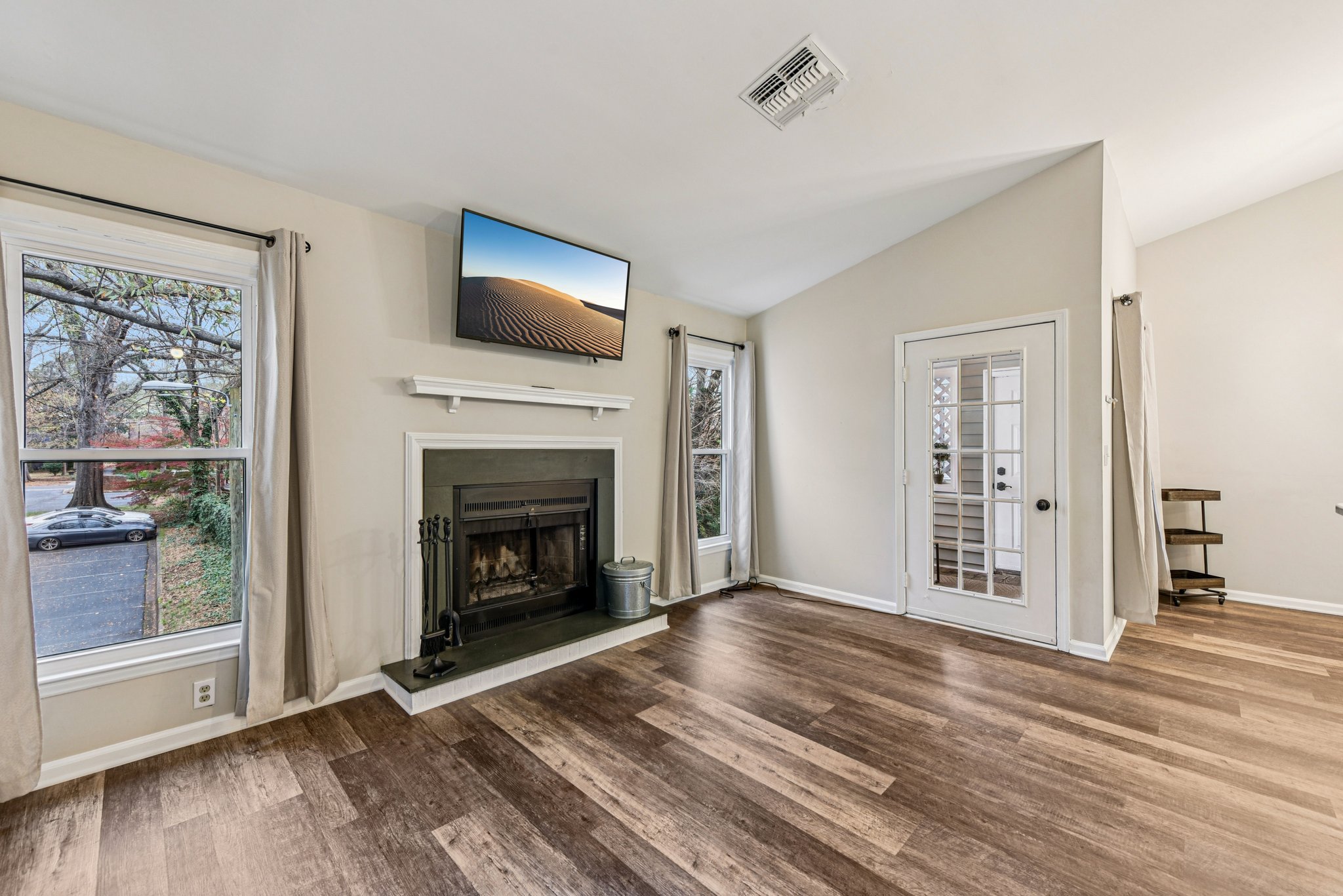 Queens Rd 732-S0512-006.jpg