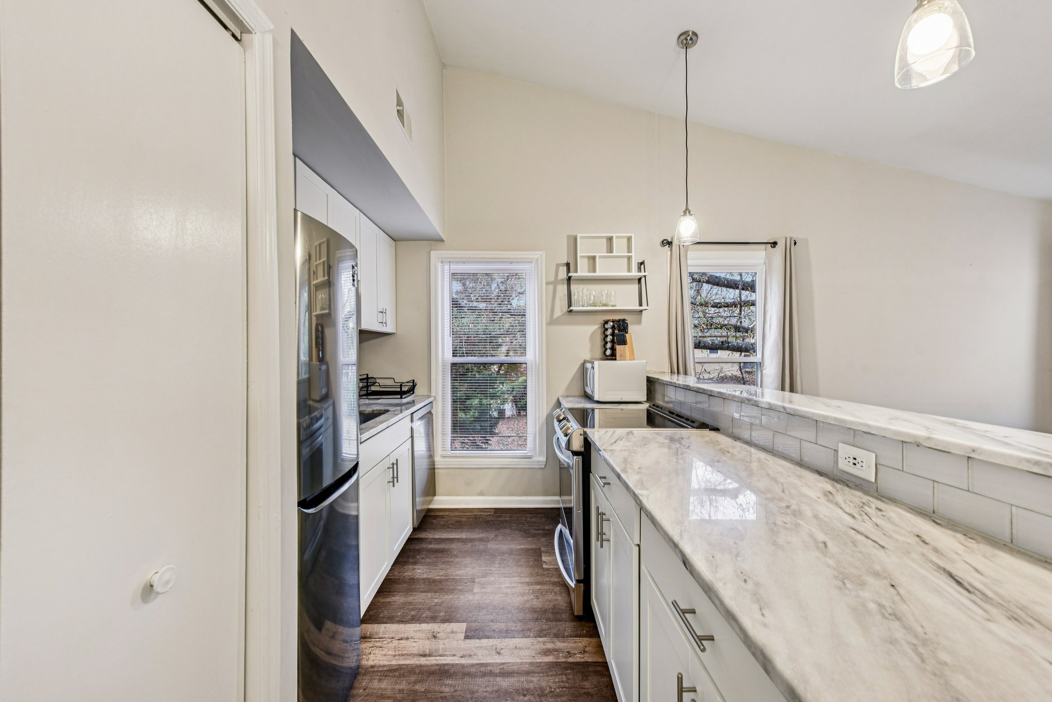 Queens Rd 732-S0512-008.jpg