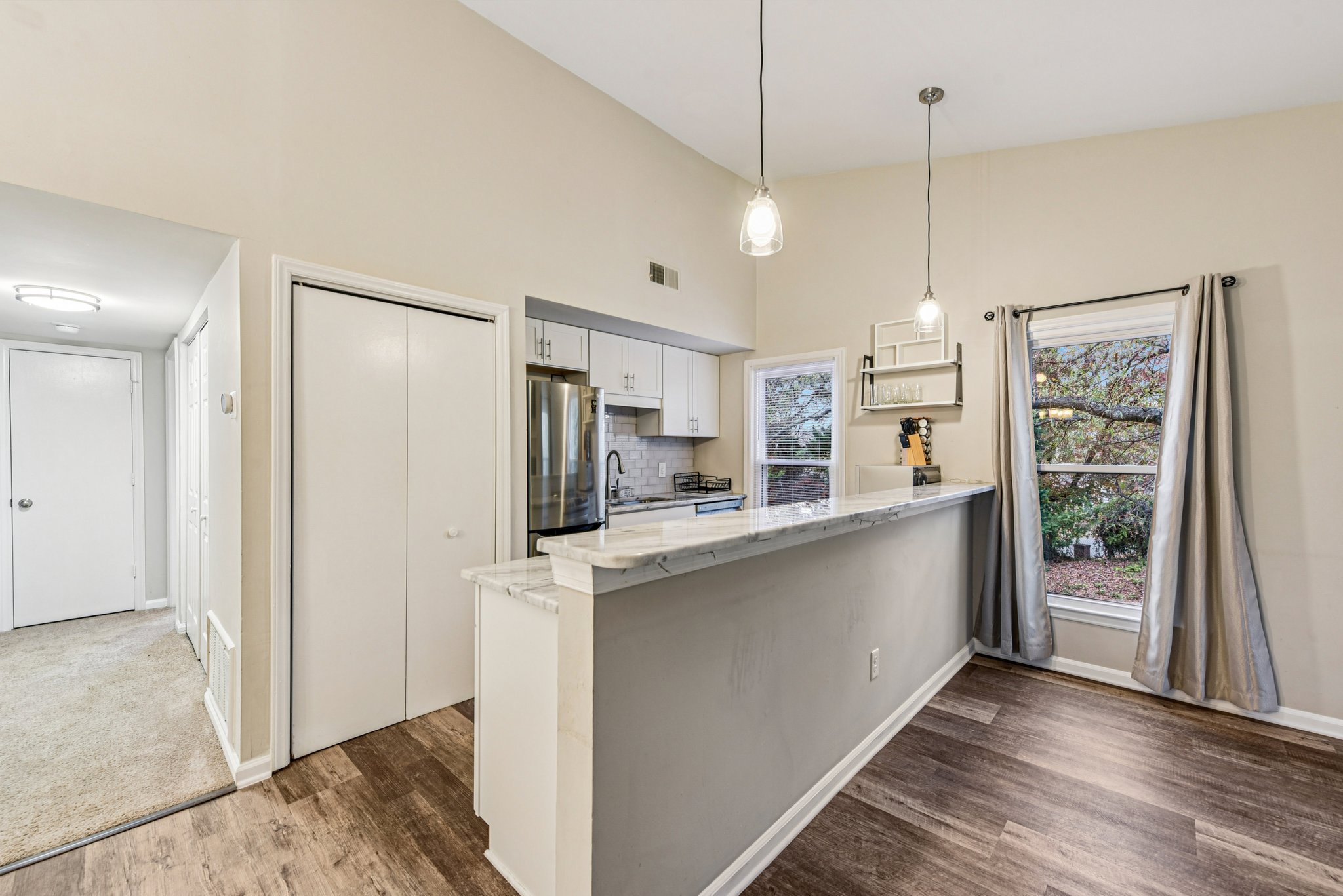 Queens Rd 732-S0512-011.jpg