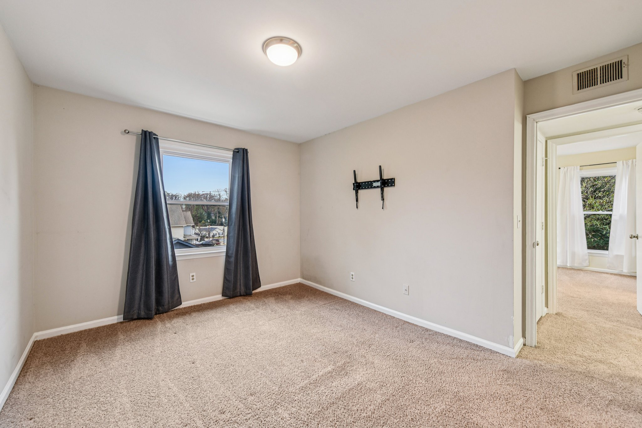 Queens Rd 732-S0512-015.jpg