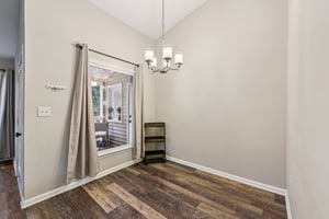 Queens Rd 732-S0512-007.jpg