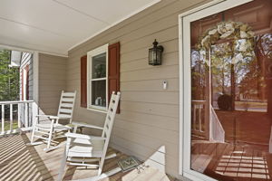 Front Porch/Entrance