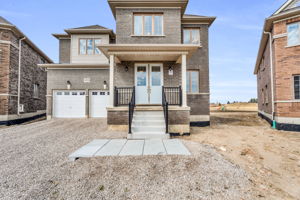 Front Porch/Entrance