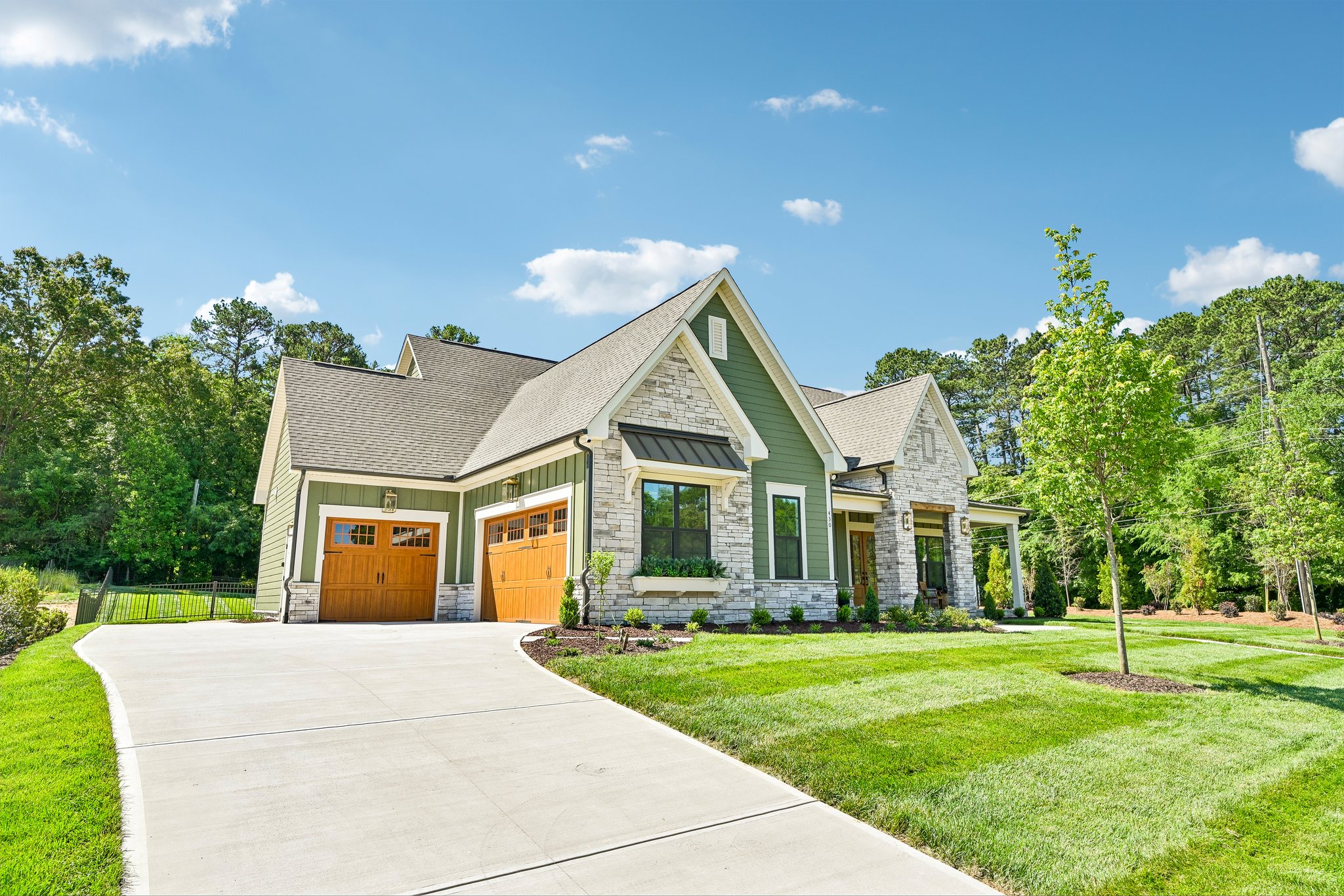 Voyager Ln NE-S1405-057r.jpg