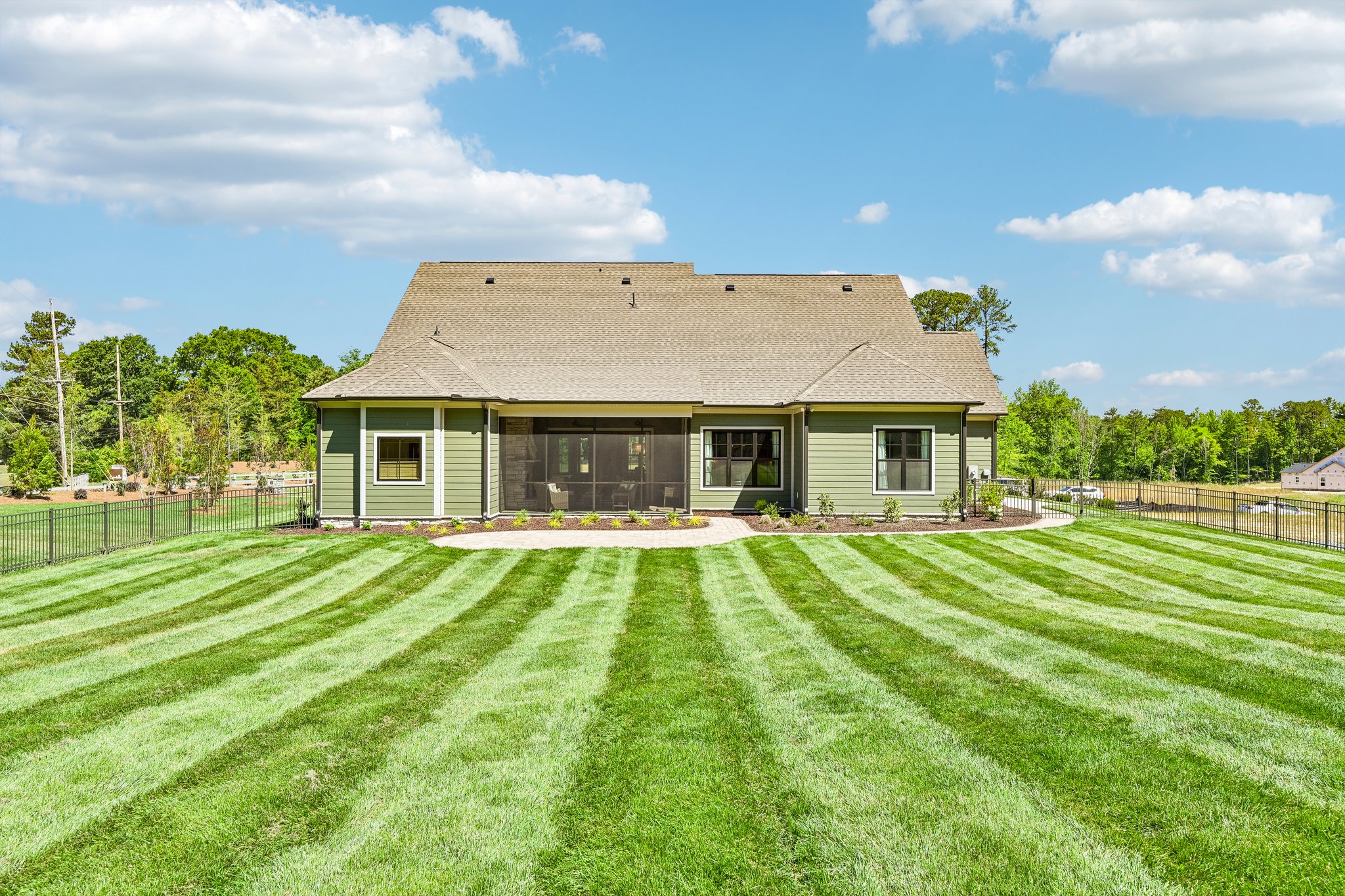 Voyager Ln NE-S1405-059r.jpg
