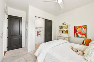 Voyager Ln NE-S1405-048r.jpg