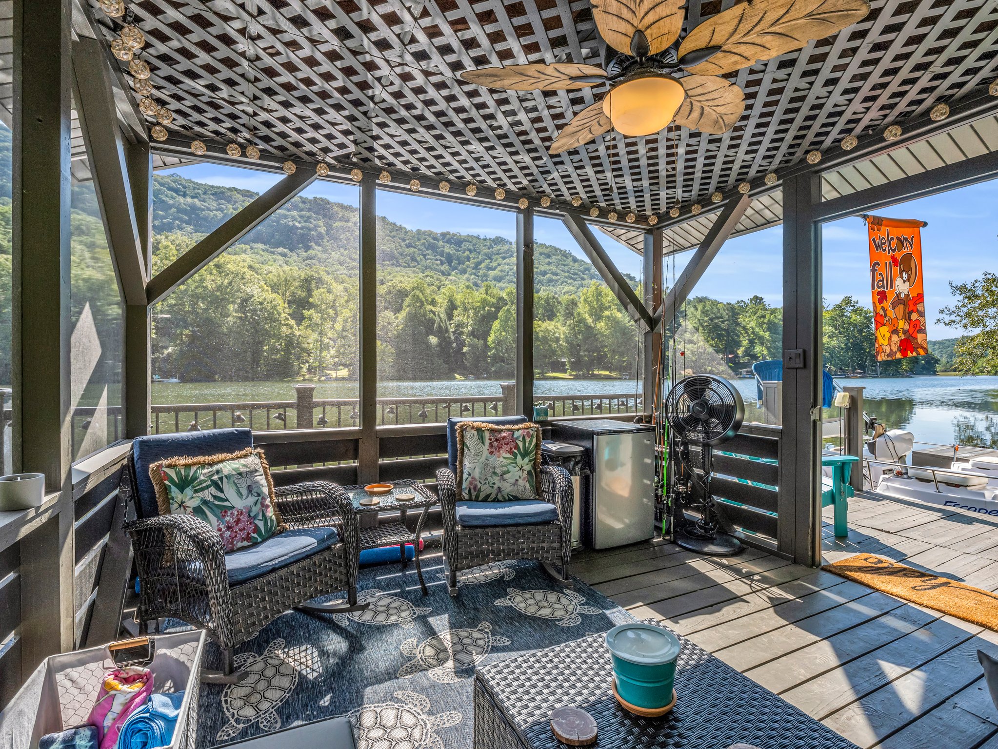 Screened-in Porch right on the water.