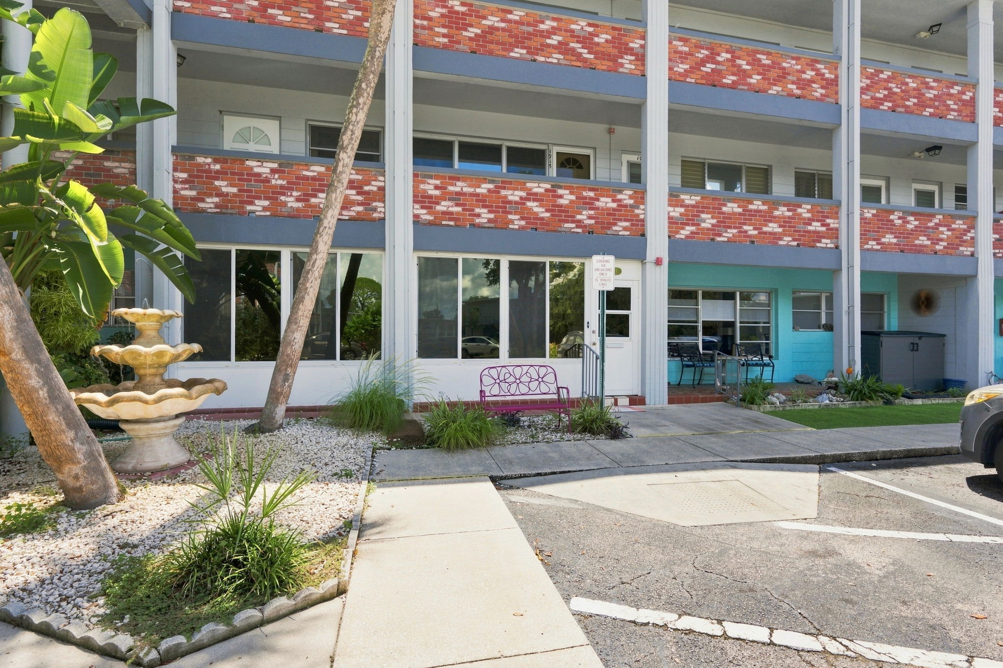 Front Exterior4