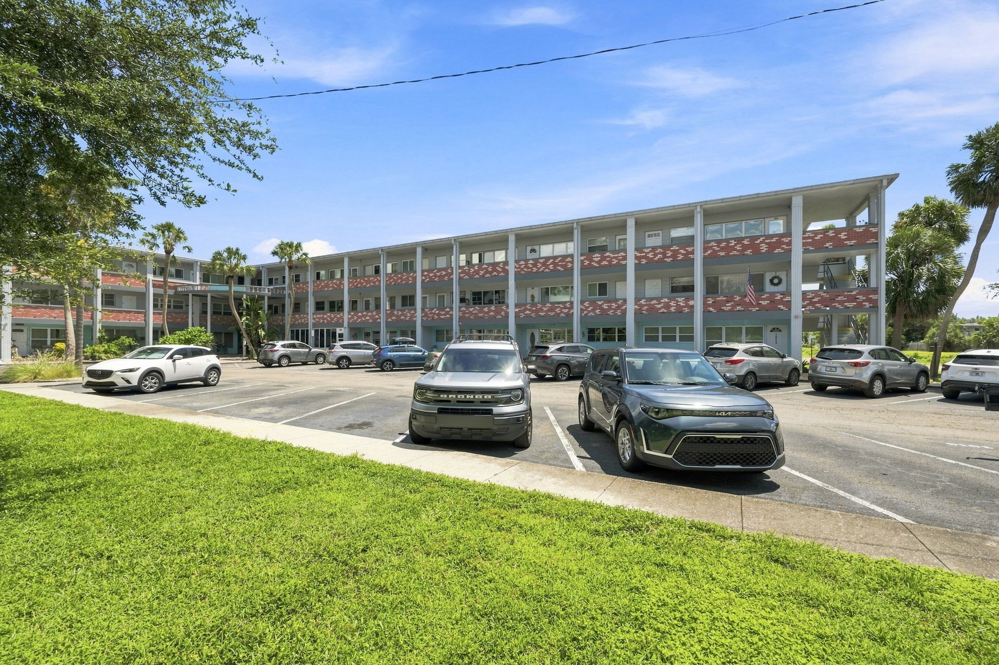Front Exterior5