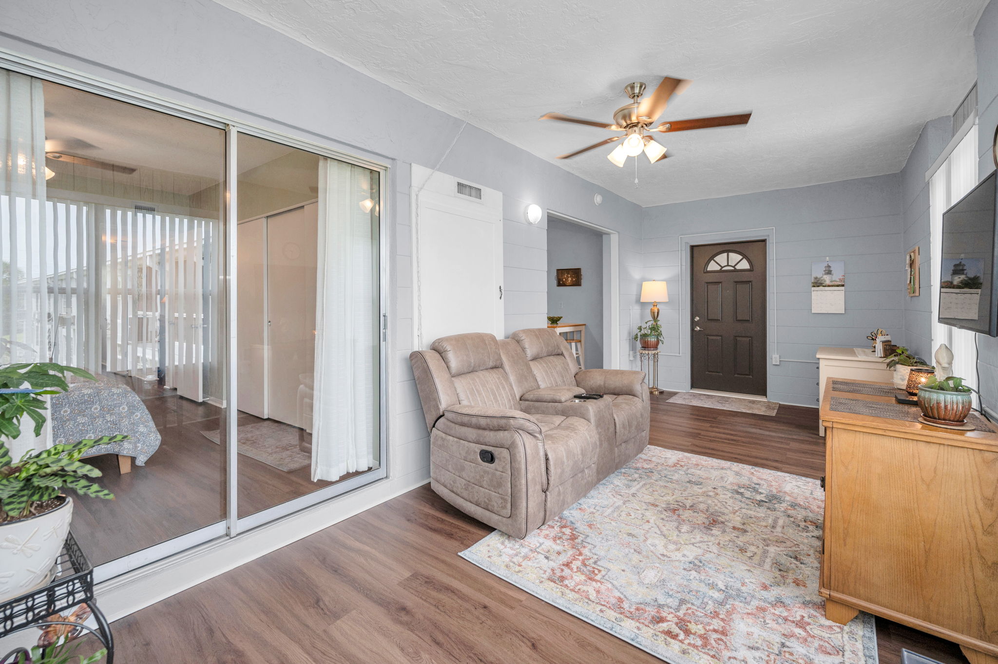 Family Room2a