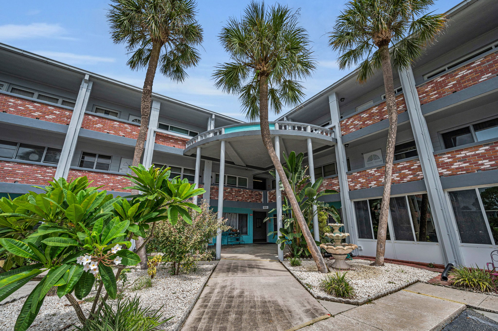 Front Exterior6