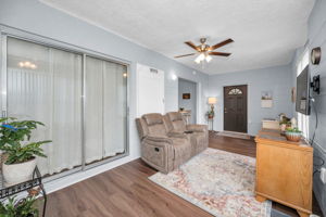 Family Room2b