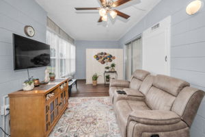 Family Room5a