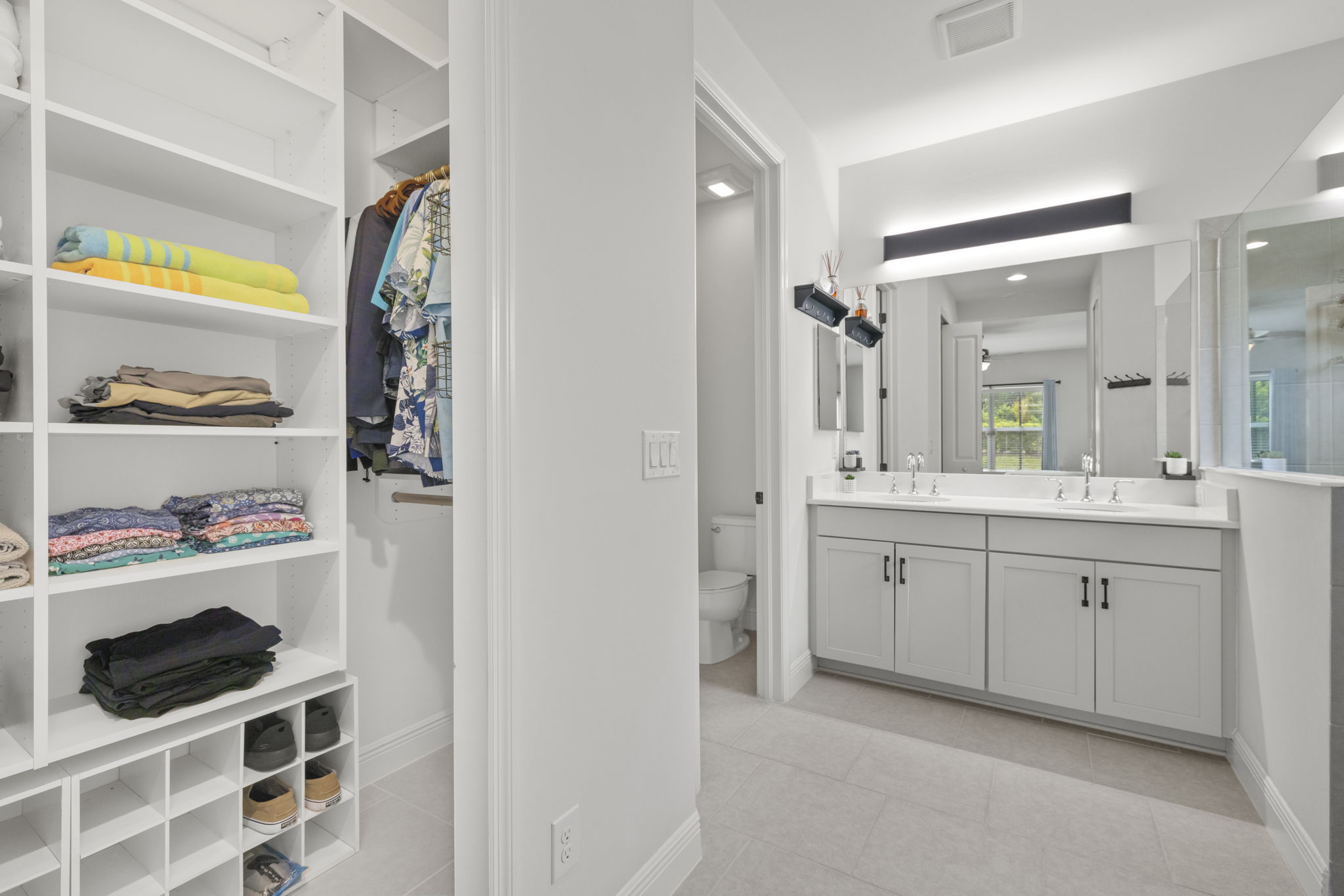 Primary Bathroom (2)