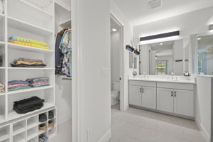 Primary Bathroom (2)