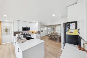 4301 Alad Dr-015.jpg