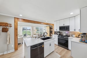 4301 Alad Dr-017.jpg