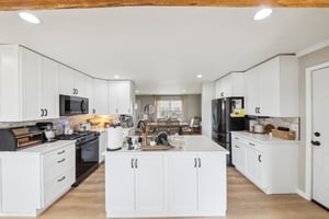 4301 Alad Dr-020.jpg