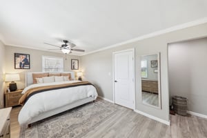 4301 Alad Dr-023.jpg