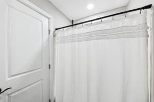 4301 Alad Dr-030.jpg