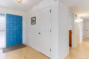 Front door/hallway to bedrooms