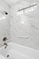Bathroom 2 (2)