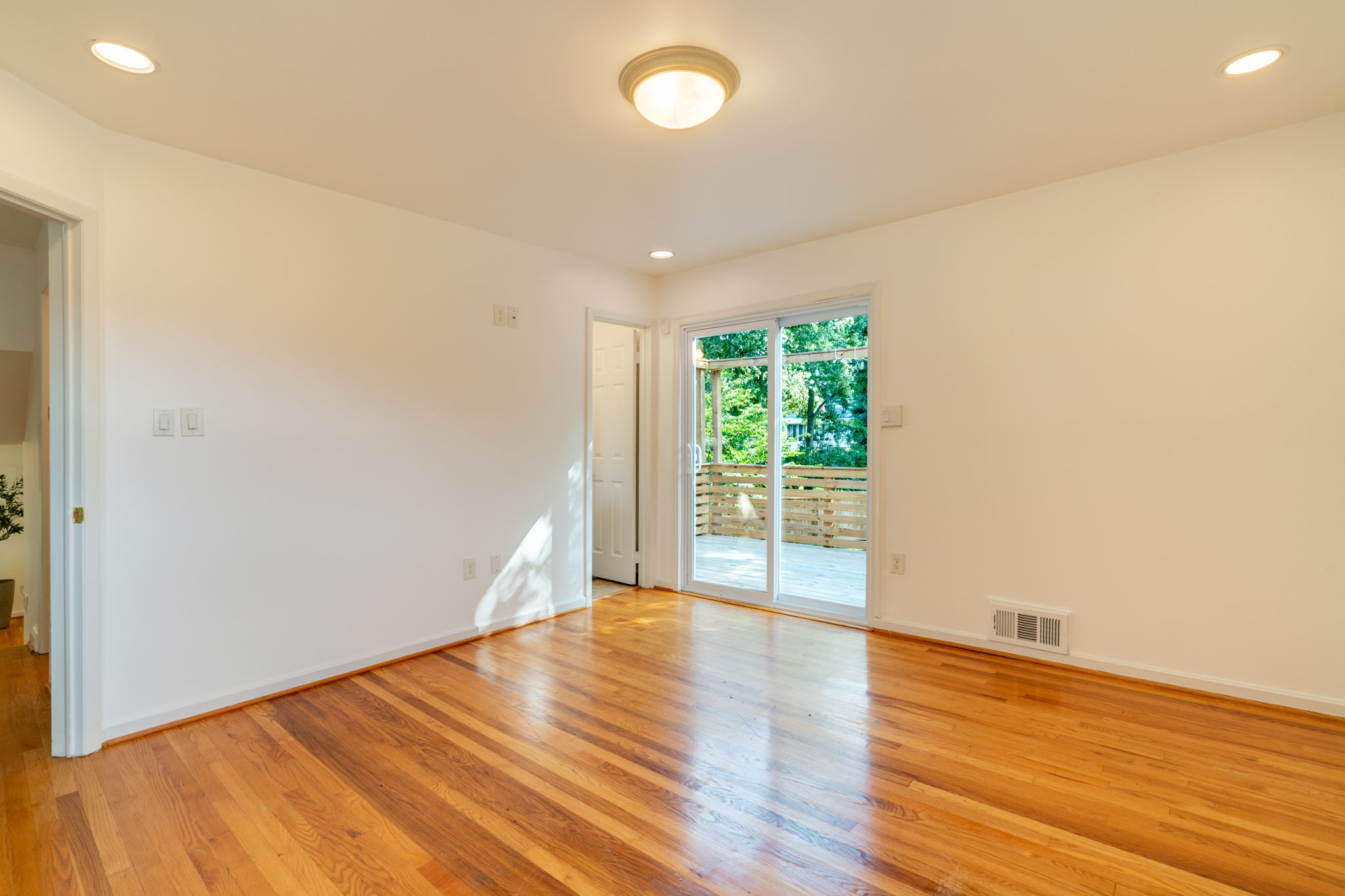  Photo 57