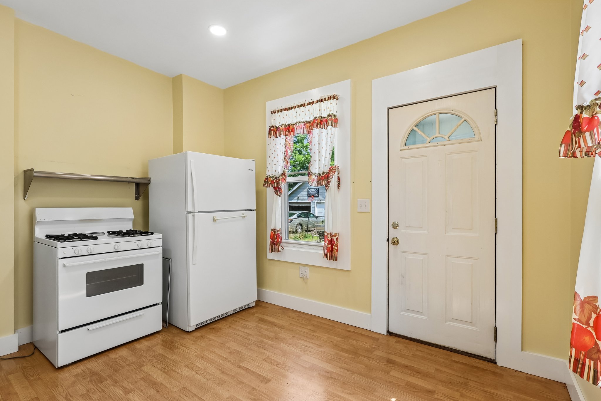 Woburn Ave-S3006-012.jpg