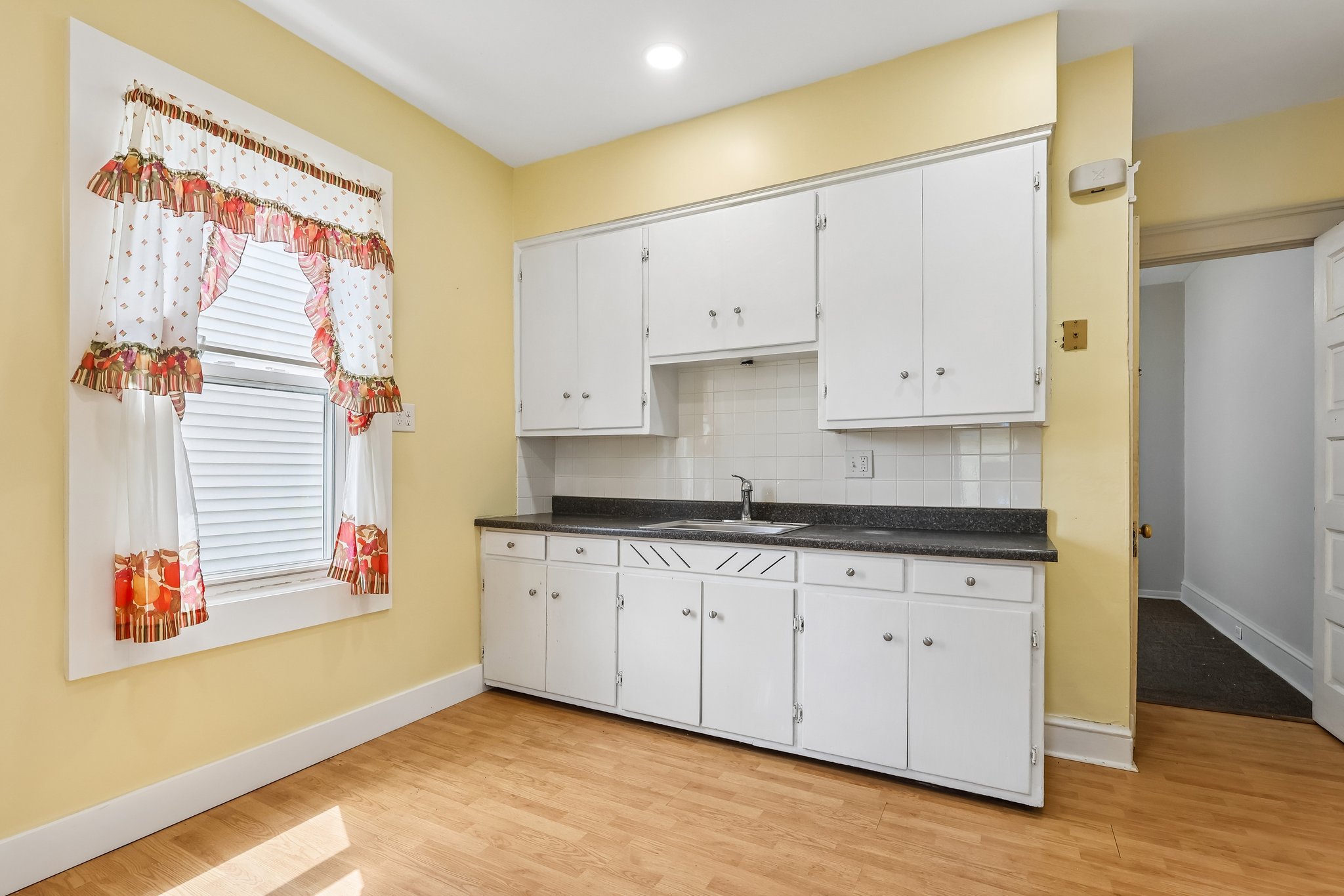 Woburn Ave-S3006-014.jpg