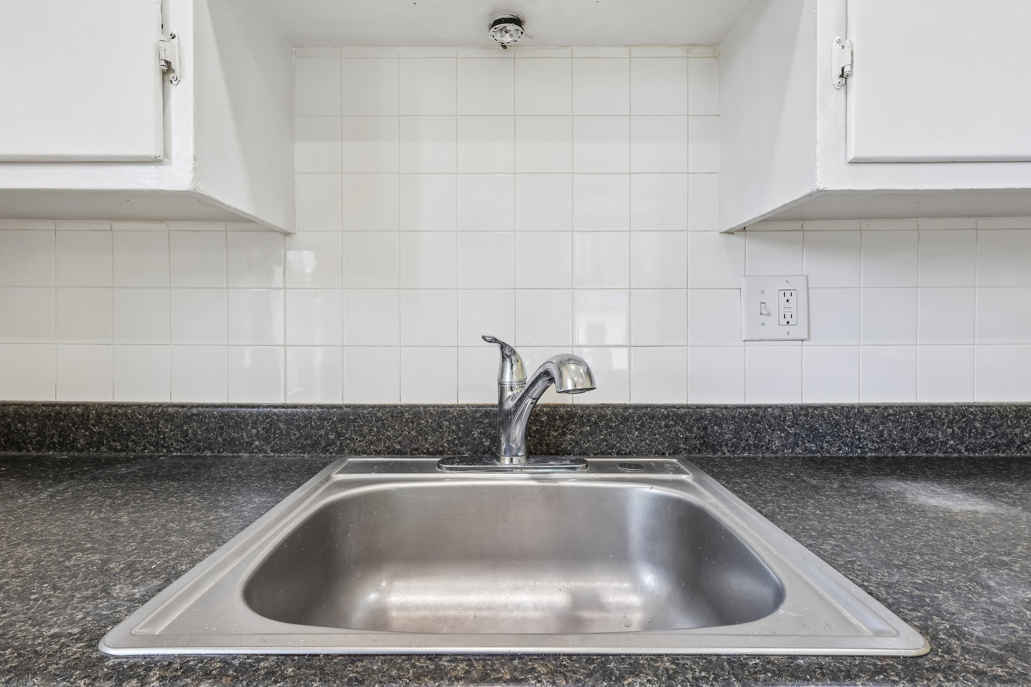 Woburn Ave-S3006-015.jpg