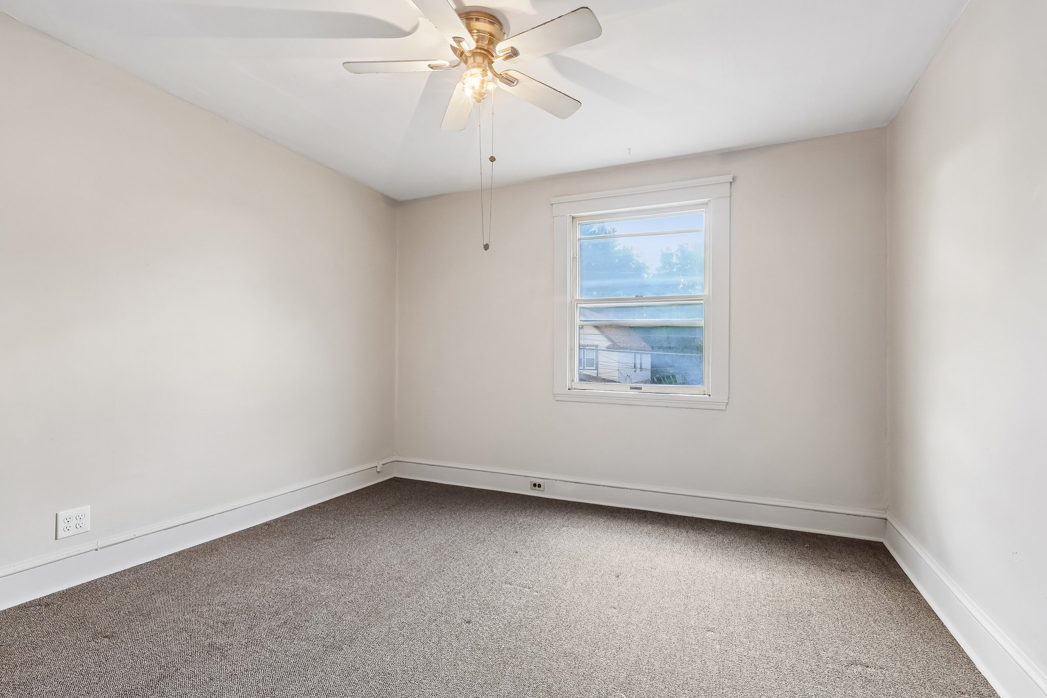 Woburn Ave-S3006-016.jpg