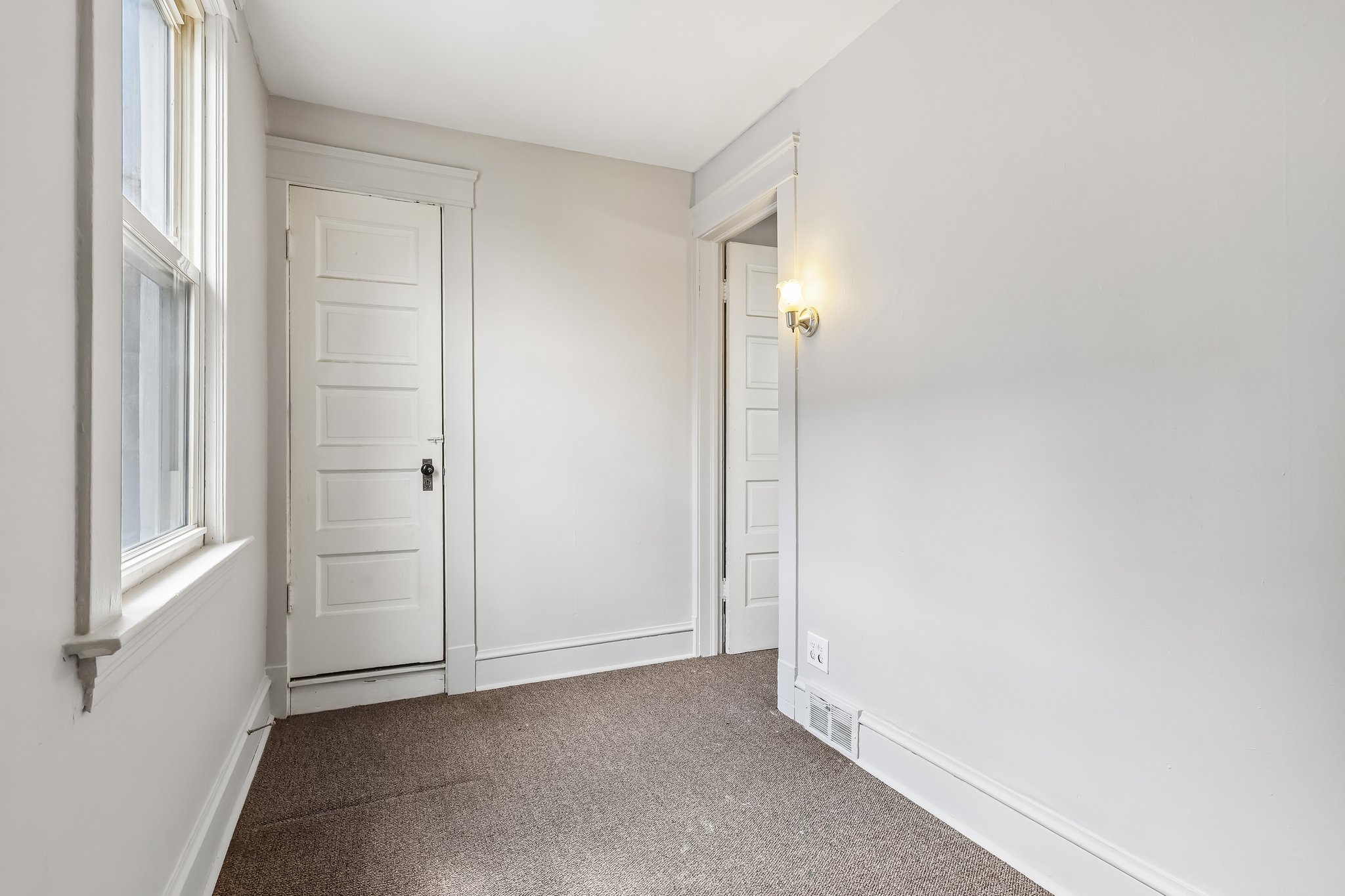 Woburn Ave-S3006-025.jpg