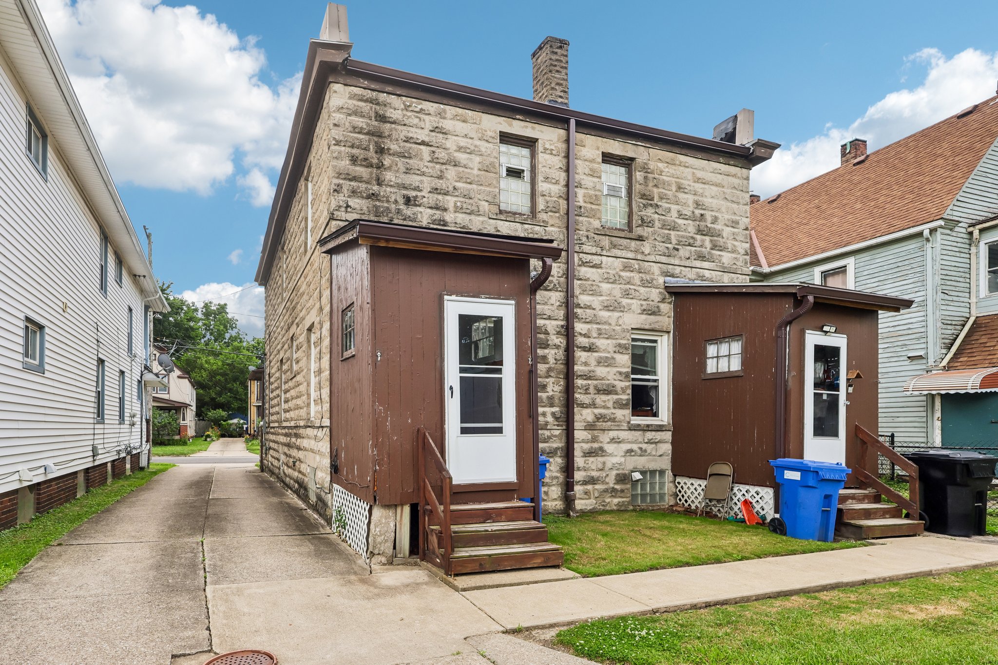 Woburn Ave-S3006-031.jpg