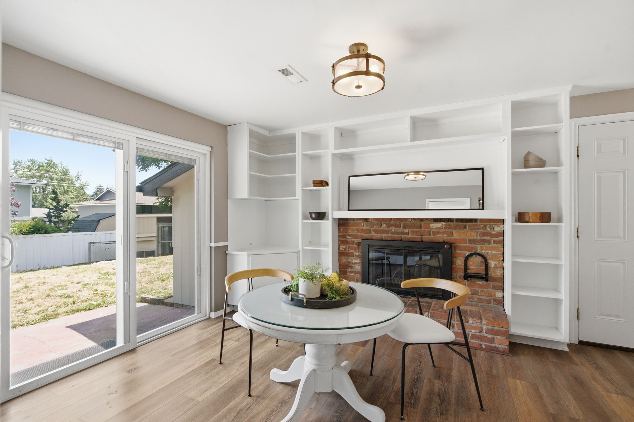  Photo 21