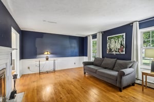 W Bend Dr-005.jpg
